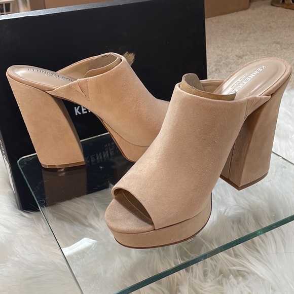 Kenneth Cole New York Shoes - Kenneth Cole Gracen mule beige soft suede 5” chunky heel platform mule 8.5 NWT